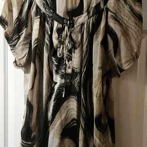 Zac & Rachel Black and Tan Patterned Top